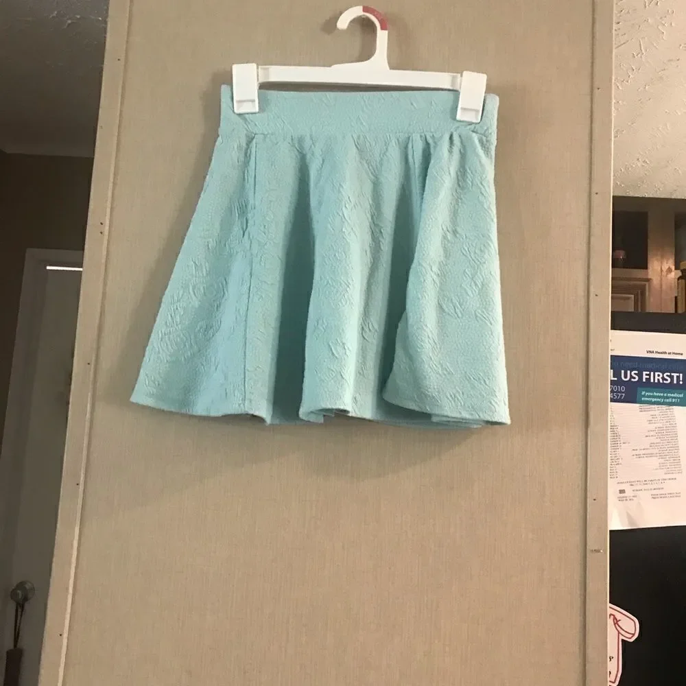 Rue 21 size small girls blue skater skirt